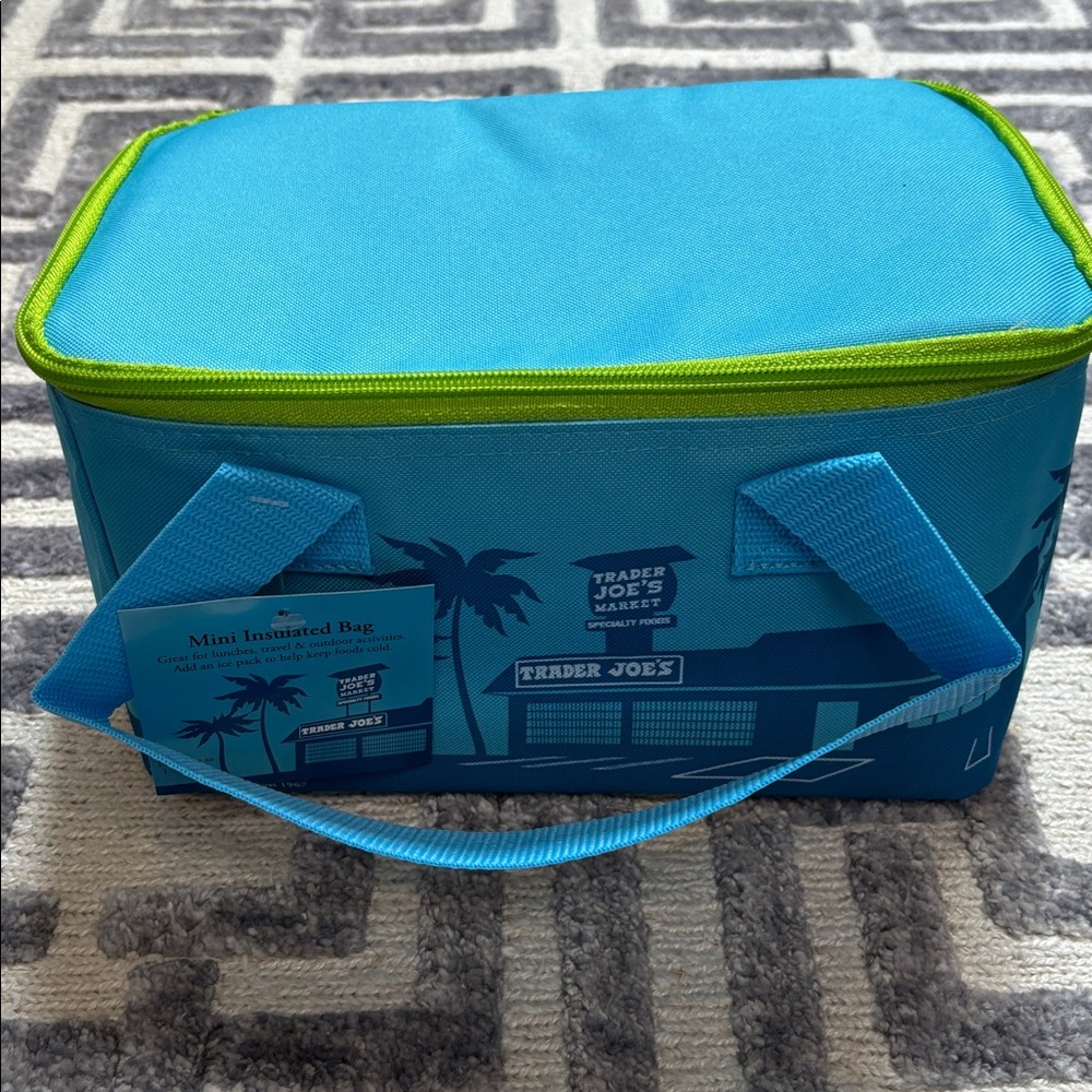 Trader Joe’s NWT mini insulated bag. New color!! - Picture 3 of 4